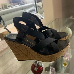 Black Wedges